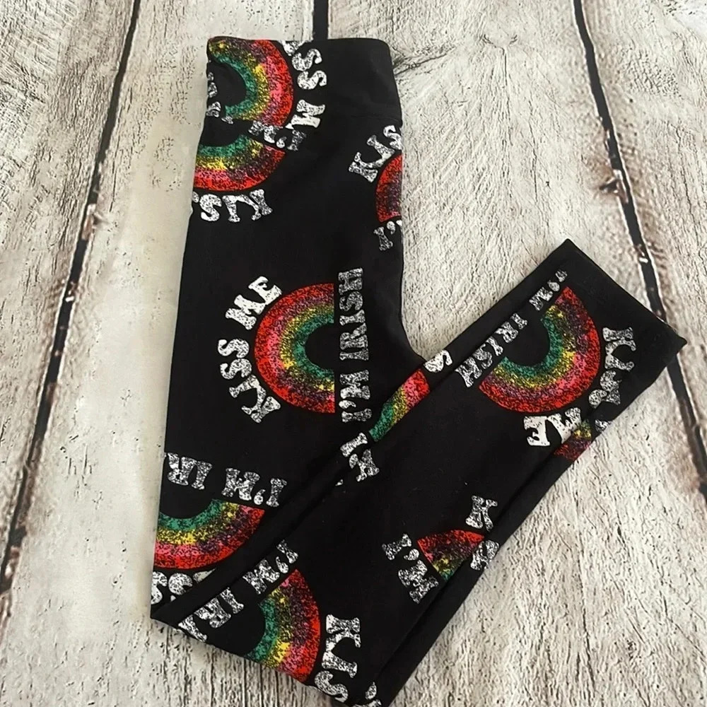 New! Girl’s Lularoe Kiss Me I’m Irish leggings S/M